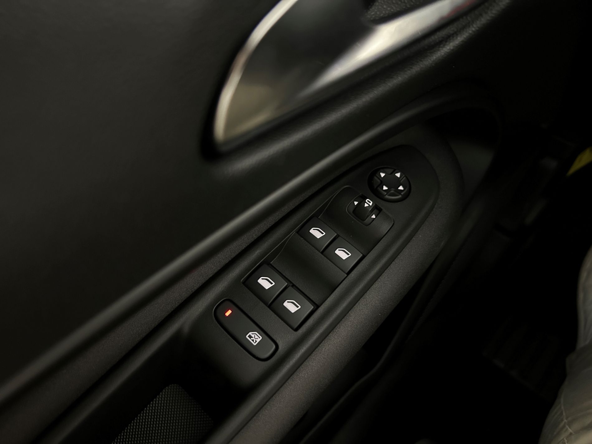 Junior 1.2 ibrida Speciale - Autoviemme